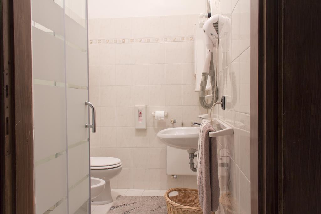سالو Guest House Villa De Ros الغرفة الصورة